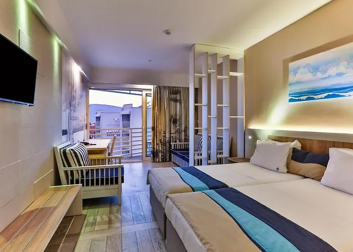 Carine Hotel Delfin