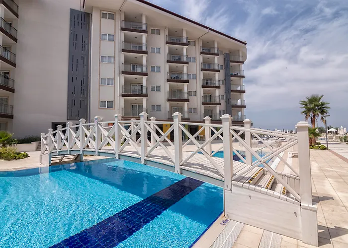 Ramada Hotel & Suites By Wyndham Kusadasi