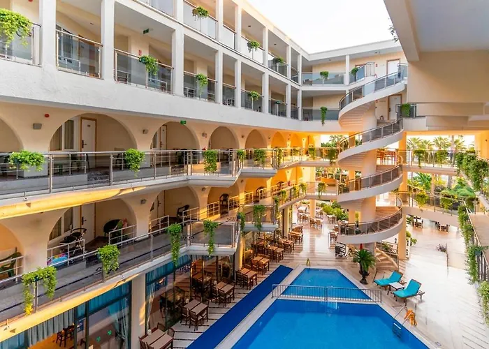 L'Ancora Beach Hotel