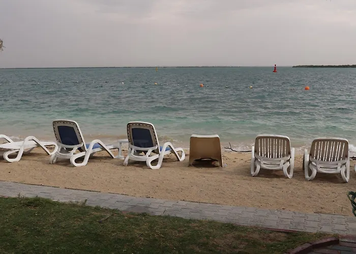 Flamingo Beach Hotel