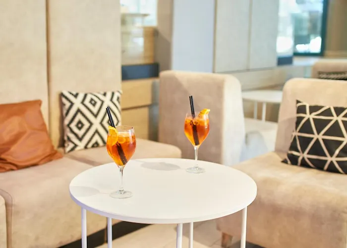 Hotel MARVEL - FULLY RENOVATED FREE Beach Access