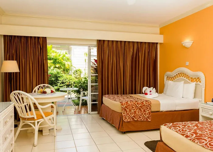 Bay Gardens Hotel