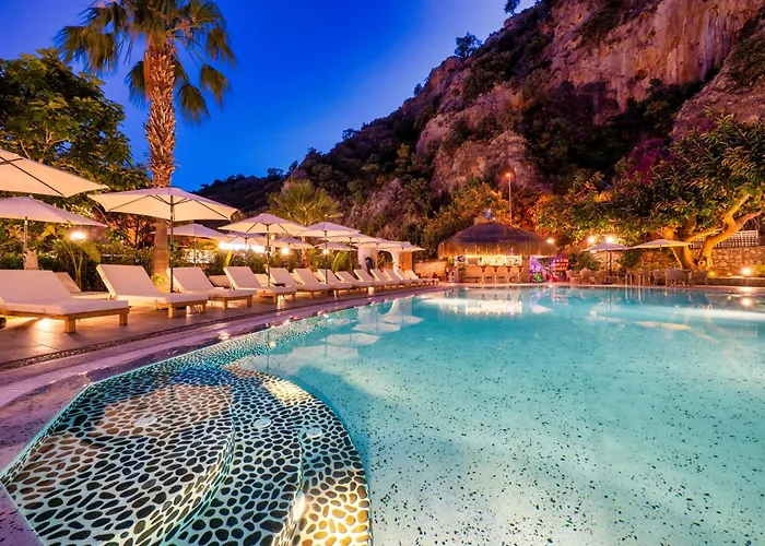 Ata Lagoon Beach Hotel