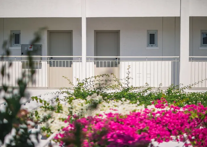 Nissi Park Hotel