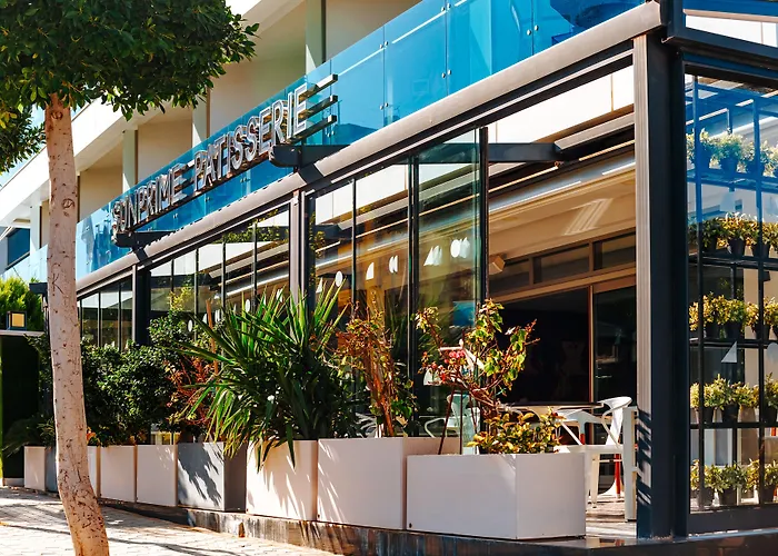 Sunprime C-Lounge - Adult Only