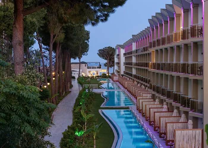 Dobedan World Palace Hotel "Ex Brand Alva Donna World Palace "