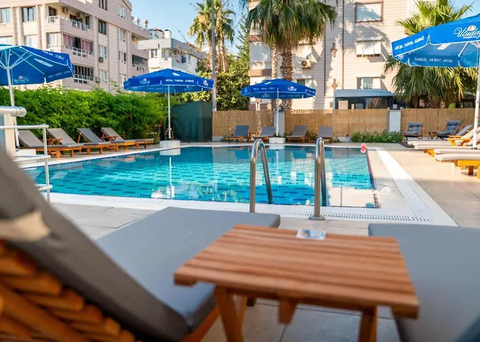 La Brisa Hotel