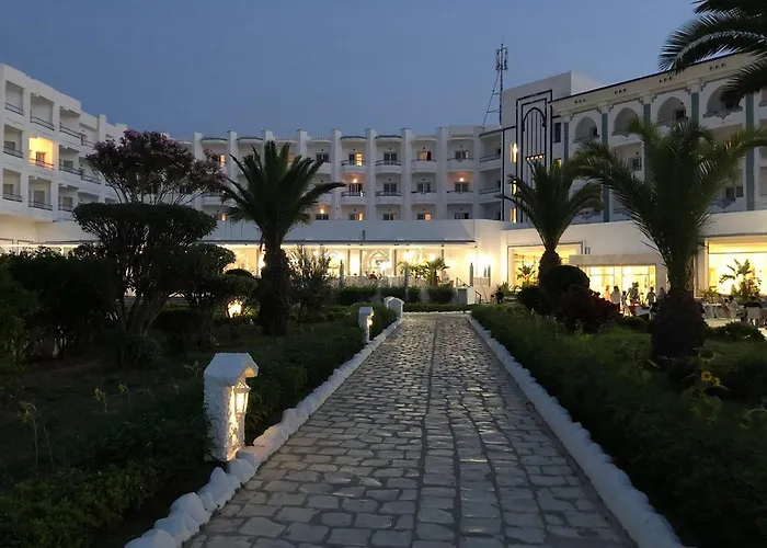 Aylimas Family Hotel