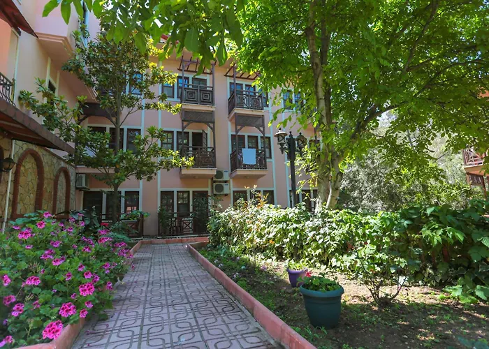 Club Pink Palace Hotel